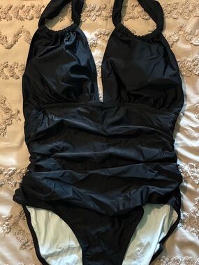 NWT Cupshe Black One-Piece Swimsuit with Ruched Midsection